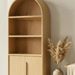 biblioteca-roble-arco-redondeado-con-puertas-homzzy-viena