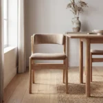 silla-comedor-madera-natural-crema-contemporanea-homzzy-delmonta