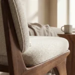 silla-lounge-blanca-patas-madera-roble-sala-homzzy-brienne