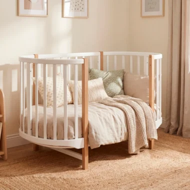 Cuna de madera roble Dreamland en acabado blanco — Homzzy