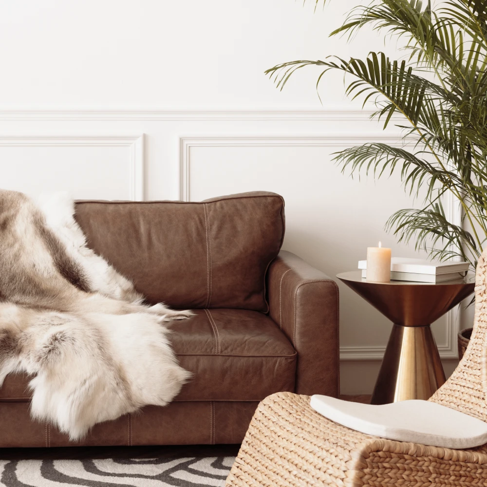 sofa-tapizado-cuero-marron-contemporaneo-sala-homzzy-seron