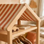 perchero-armario-casita-infantil-madera-roble-montessori-homzzy-tolven