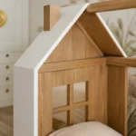 cama-nino-casita-ventana-madera-roble-homzzy-marceau