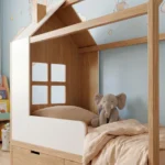 cama-nino-casita-ventana-madera-roble-homzzy-marceau