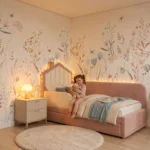 cama-nino-casita-terciopelo-rosado-madera-roble-homzzy-solenne