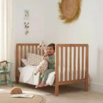 cama-bebe-madera-roble-cuarto-nordico-homzzy-aevum