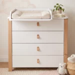 comoda-bebe-madera-roble-blanca-manijas-cuero-homzzy-halvor
