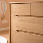 comoda-bebe-4-cajones-madera-roble-escandinava-homzzy-aubin-bogota