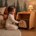mesita-noche-nino-madera-roble-oso-decorativo-cajones-homzzy-liesel