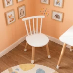 mesa-nino-roble-silla-windsor-madera-roble-homzzy-corben