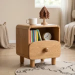 mesa-de-noche-infantil-nogal-crema-bicolor-cajon-perilla-homzzy-torvald-medellin